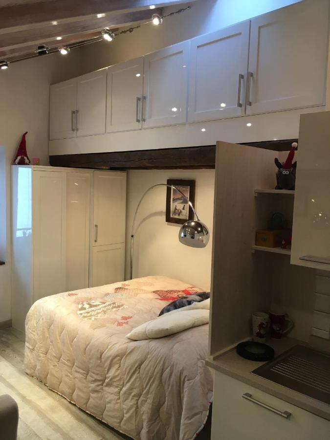 Appartamento in casa d'epoca Aosta Esterno foto