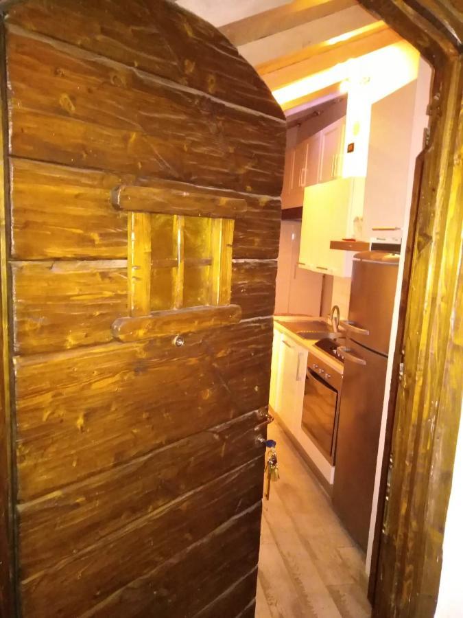 Appartamento in casa d'epoca Aosta Esterno foto